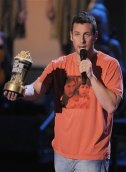 Adam Sandler se anota el segundo lugar empatado con DiCaprio